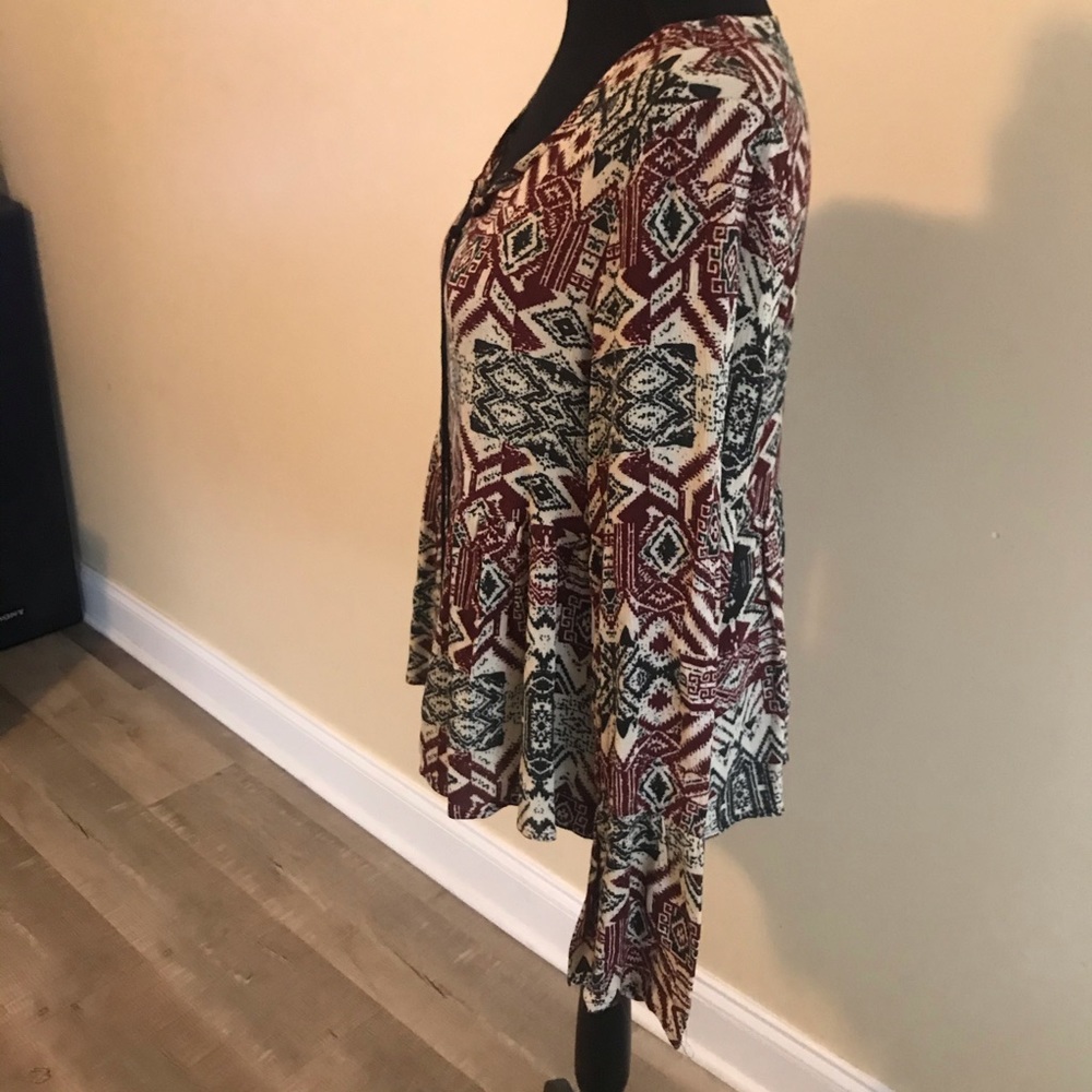 New Coco & Jaimeson top - Picture 5 of 10